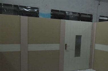 sekat ruang partisi partisi bekas